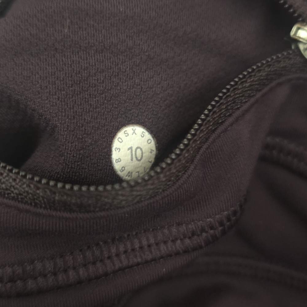 Lululemon Cropped Leggings / Capri – Size 10 - Picture 4 of 4
